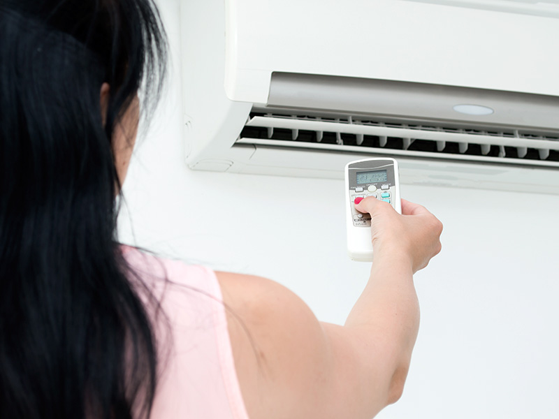 Air-conditioning systems may provide a pleasant room temperature but they make the eyes dry out quickly.